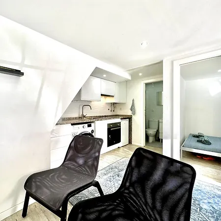 Cozy Tiny House-2